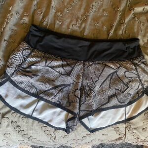 Lululemon Speed Up shorts size 6